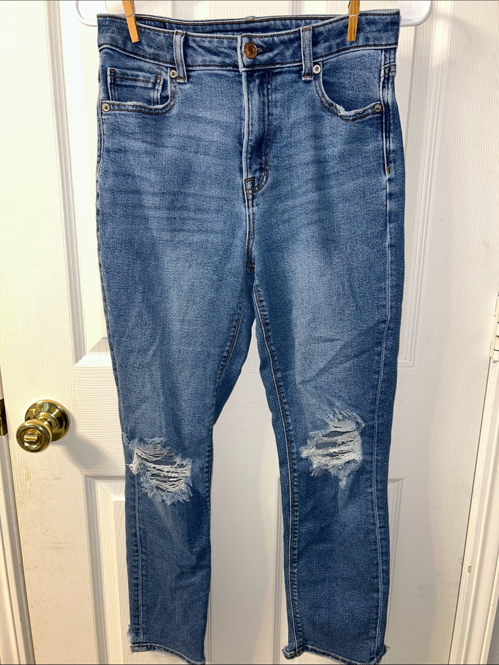 American Eagle Outfitters Light Blue Distressed Skinny Jeans